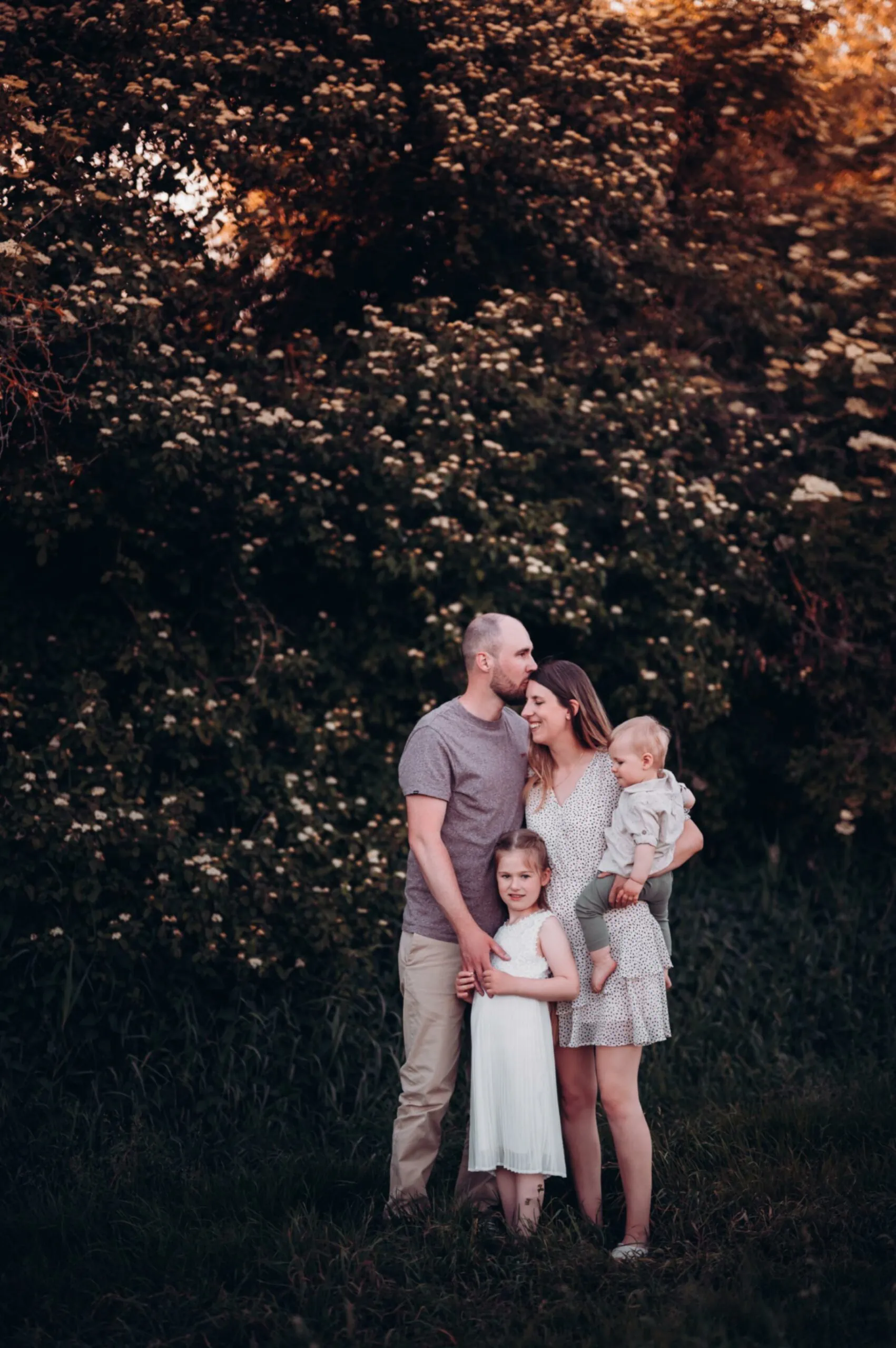 fotograf familienfotos, Familienbilder Landau Fotograf Karlsruhe, fotograf familienfotos, landau, geschwisterbilder speyer, fotograf familie, germersheim, familienfoto was anziehen, landau, fotografin landau, fotograf familienfotos, babygalerie karlsruhe, wann babybauch shooting